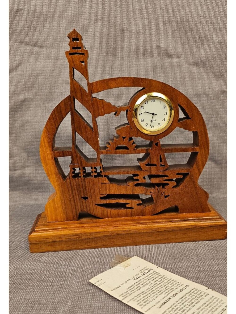 Handcrafted Wooden Lighthouse Clock With Quartz Movement - Nautical Design - Vin